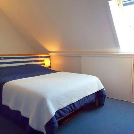 Apartamento Duplex 3 Pieces A 300m De La Avec Parking, Balcon Et Equipements Modernes - Fr-1-477-51 *