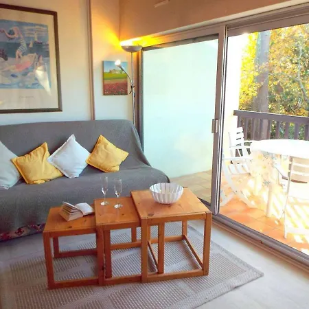 Apartamento Duplex 3 Pieces A 300m De La Avec Parking, Balcon Et Equipements Modernes - Fr-1-477-51